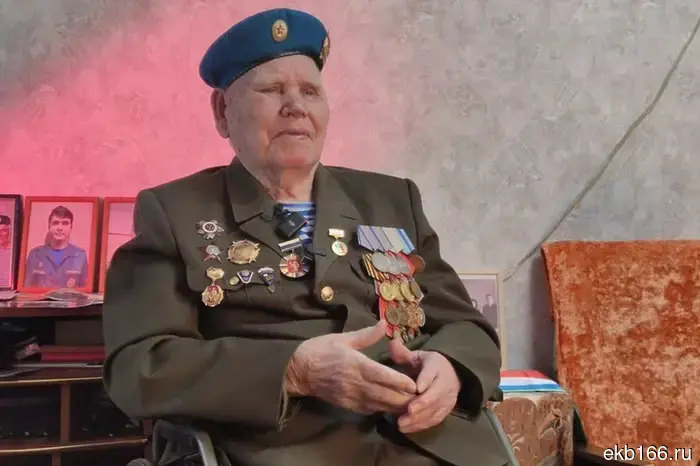 Командование ЦВО отметило парадом 101-летнего ветерана, который пошел на фронт в 17 лет. ФОТОРЕПОРТАЖ