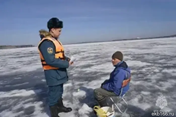 На водохранилище в Ревде утонул пожилой мужчина.