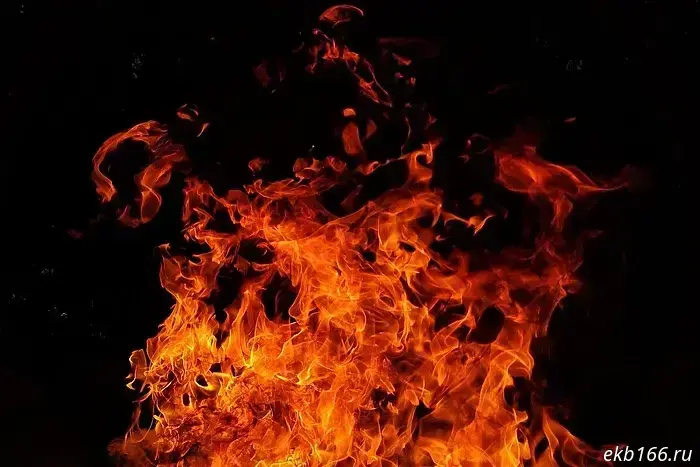 A fire broke out in a shopping mall in Yekaterinburg.