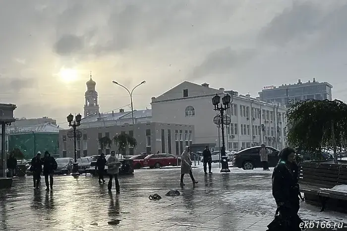 На пересечении улиц Белинского и Циолковского произошло столкновение легкового автомобиля с автобусом.