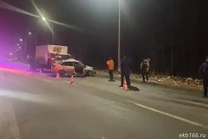 A multi-vehicle crash occurred on the road to the Novo-Sverdlovskaya CHP.