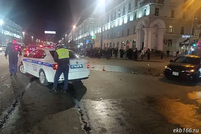 Стало известно имя человека, который погиб в ужасной аварии с мотоциклом и автомобилем Subaru в Екатеринбурге.