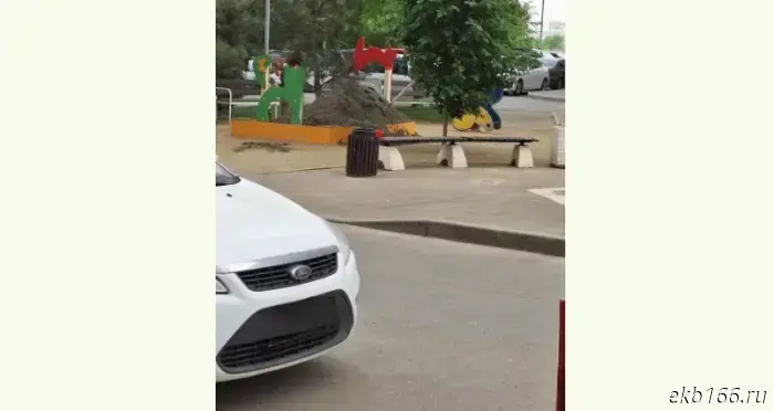 The district administration of Yekaterinburg announced that they have no funds to purchase sand for the sandboxes.