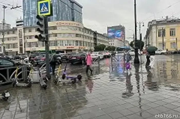 На Вторчермете вспыхнуло пламя на строительстве жилого комплекса.