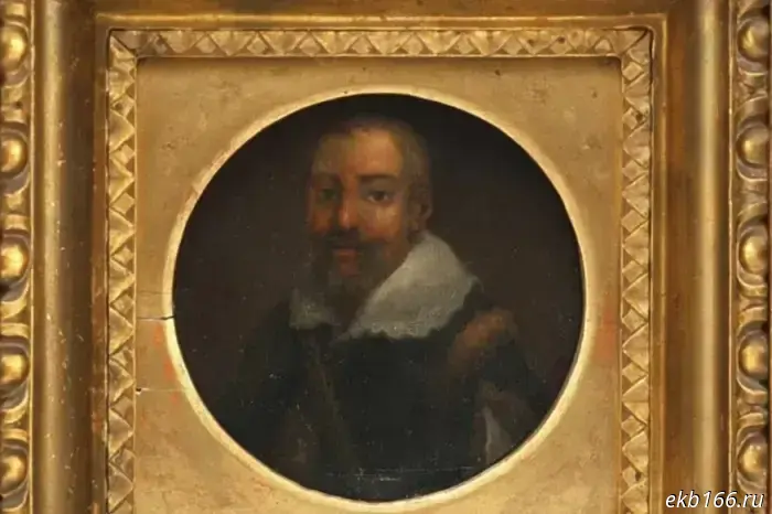 A 17th-century portrait is being sold in Yekaterinburg for a huge sum of money.