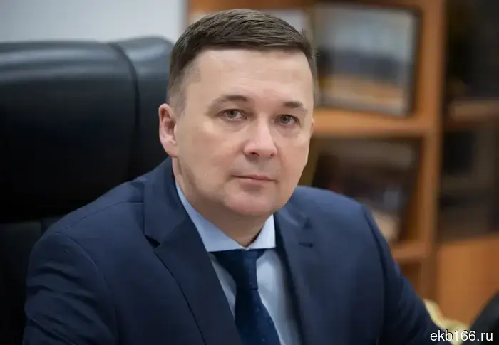 The Sverdlovsk governor Pasler has directly subordinated three ministries and one department to himself.