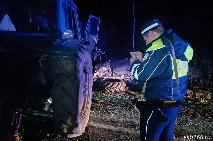 Four people were killed in a tractor accident near Yekaterinburg.