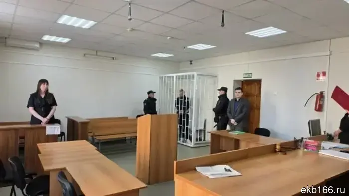 В Серове задержан мужчина, который, держа пистолет, попросил вызвать телефонный звонок (ФОТО)