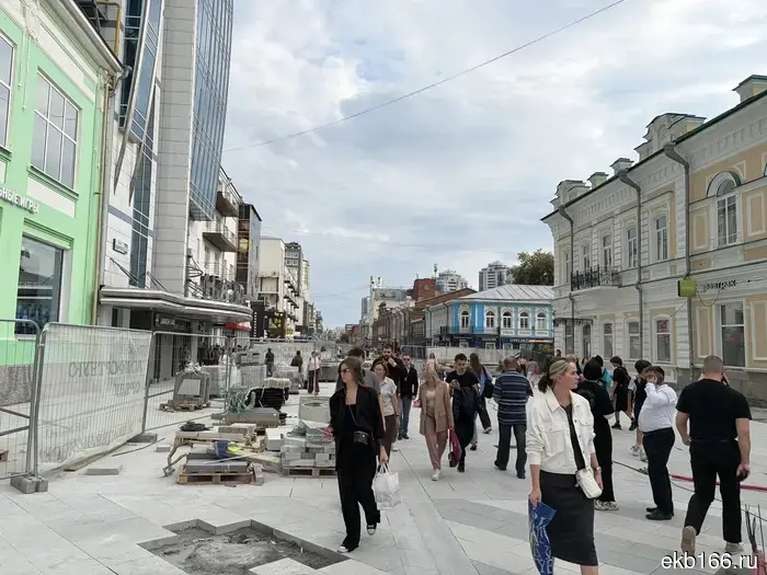 В Екатеринбурге частично возобновили движение по улице Вайнера.