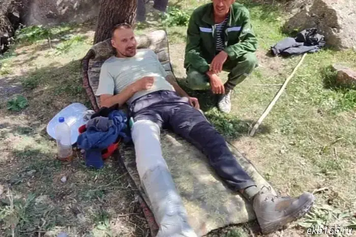 A climber from Yekaterinburg broke his leg in the mountains of Tajikistan.