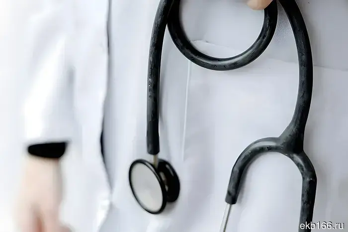 Свердловчанка, утратившая сына, подала в суд на врачей, которые не выявили у него рак во время диспансеризации.