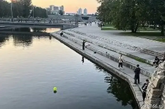 В Екатеринбурге обновят дорожную разметку.