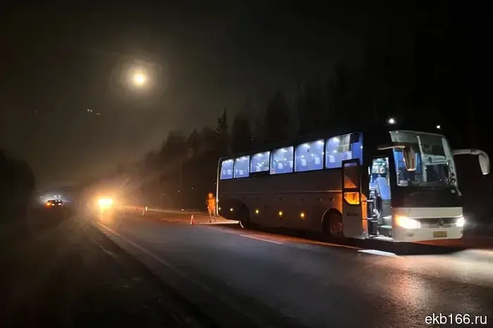 Заказной автобус насмерть сбил пешехода в районе Верхней Пышмы (ФОТО)