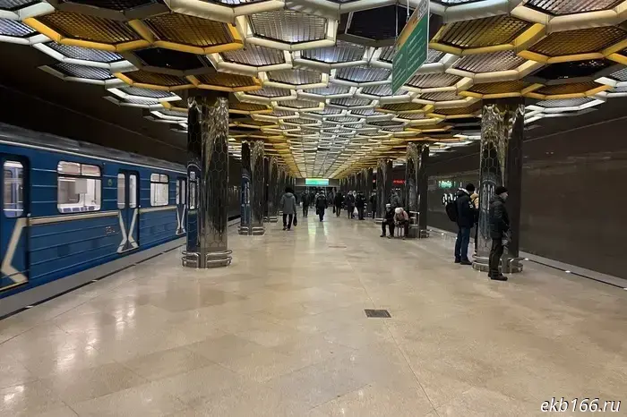 Metro workers in Yekaterinburg who were moved to a four-day workweek had their salaries reduced.