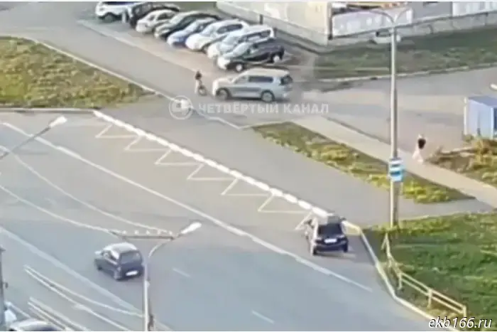 The driver of an SUV in Kamensk-Uralsky ran over a child on a bicycle without looking.