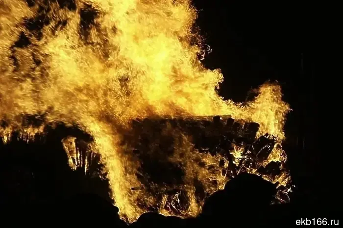 Уралец попытался сжечь свою жену заживо.