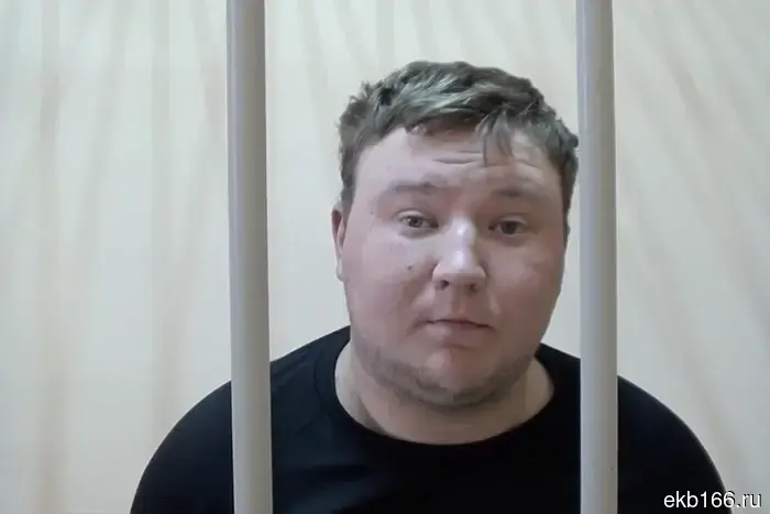 An unemployed man and a handyman beat a student on Vainer, forcing him to transfer 800 rubles.