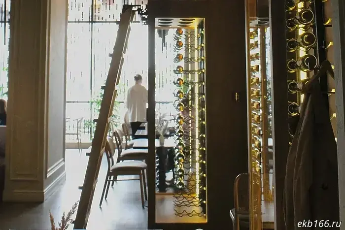 A restaurant in downtown Yekaterinburg announced it was closing.