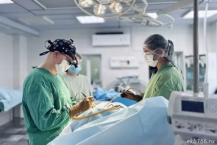 An infection nearly destroyed the spine of a Sverdlovsk ambulance driver.