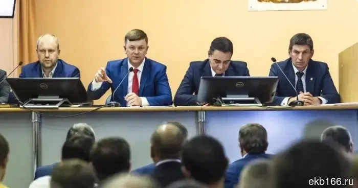 Суд закрыл уголовное дело против бывшего руководителя свердловского Управтодора в связи с наградой за участие в специальной военной операции.