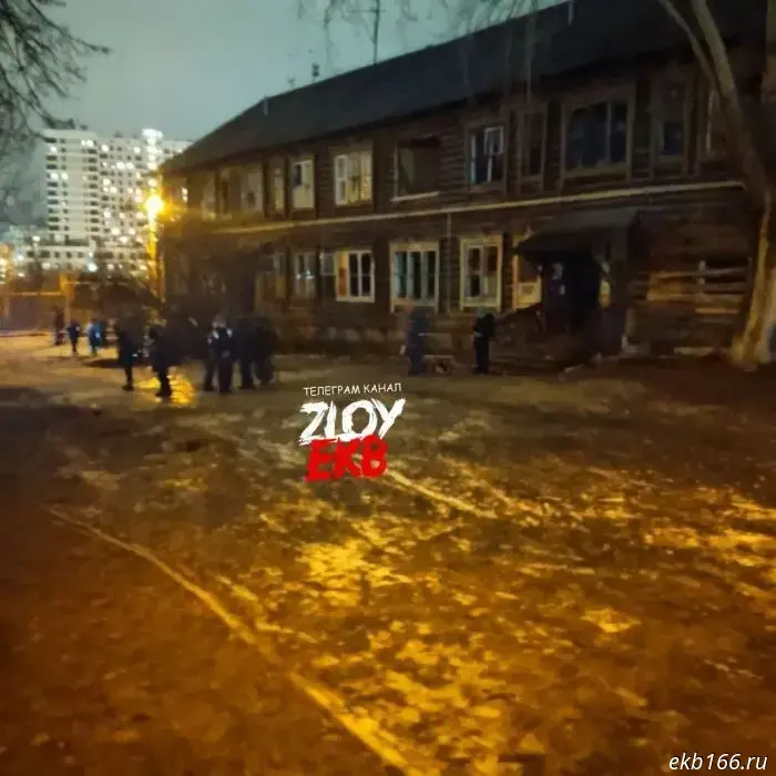 Жители Екатеринбурга разработали необычный метод, чтобы отвратить детей от «заброшенного» здания.