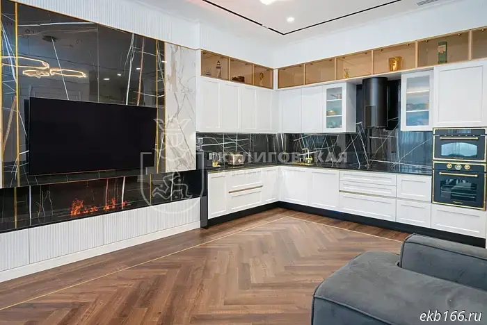 An apartment with gold is being sold in Yekaterinburg for 140 million rubles.