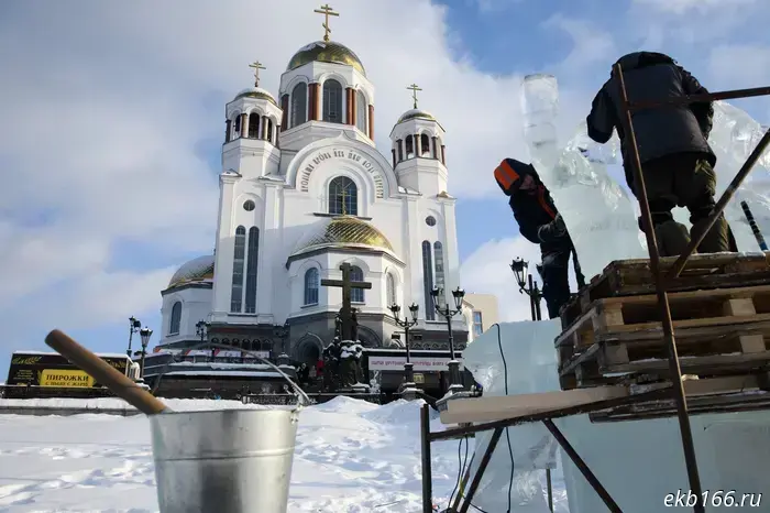 В Екатеринбурге накануне Рождества открывается новая площадка с ледяными скульптурами.