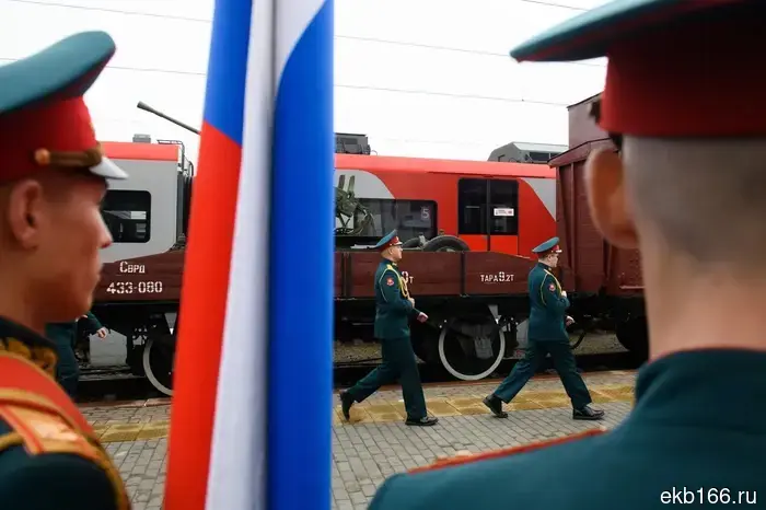В Екатеринбург приехал ретропоезд «Эшелон Победы».