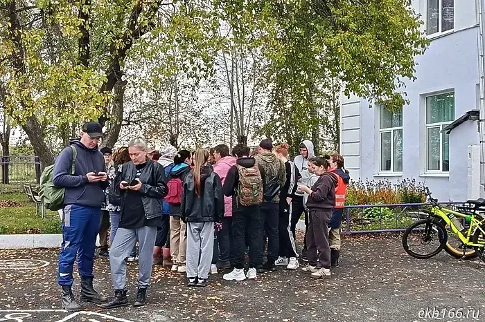 Соседи представили свою версию пропажи 8-летнего мальчика в Артемовске.