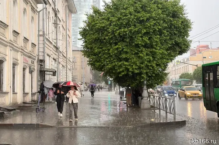 Sverdlovsk rescuers sent out SMS alerts with warnings.