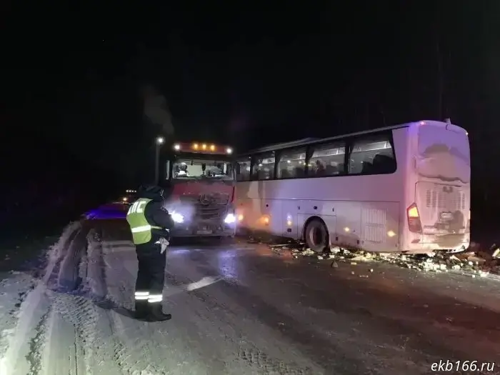A multi-vehicle crash involving a KamAZ truck and a passenger bus occurred near Yekaterinburg.