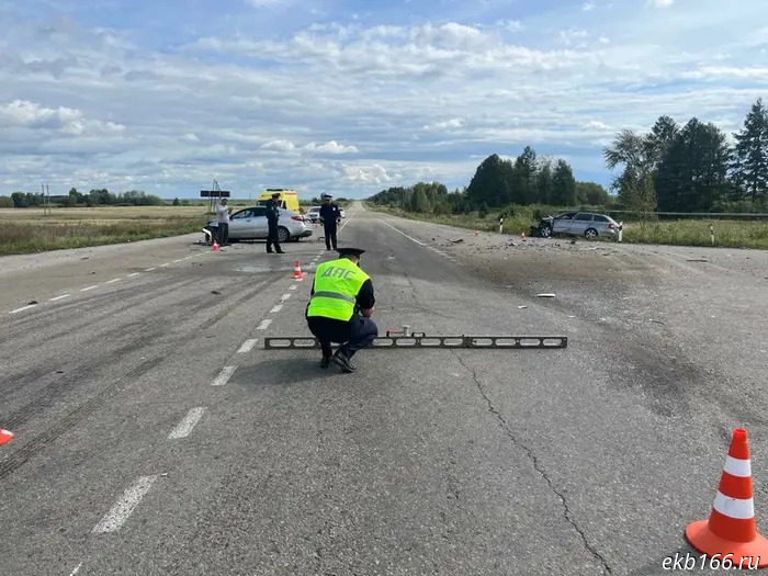 Three people were injured due to a driver's inattention near Kamensk-Uralsky (PHOTO)