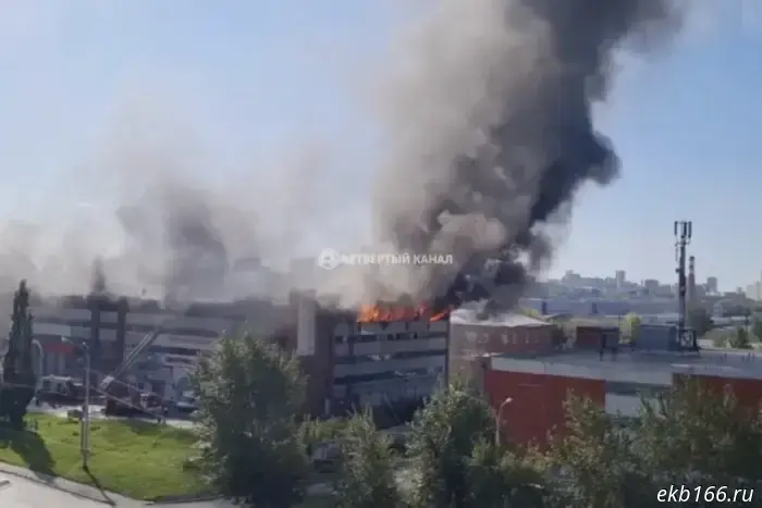 A car dealership caught fire in Yekaterinburg