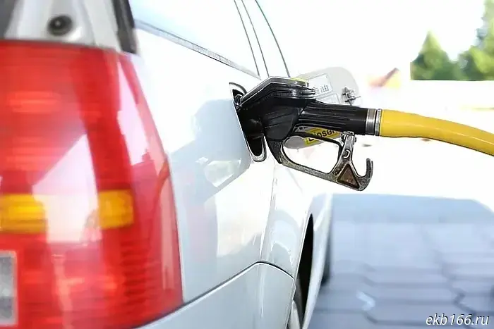 Sverdlovsk residents complained about huge price tags for gasoline.