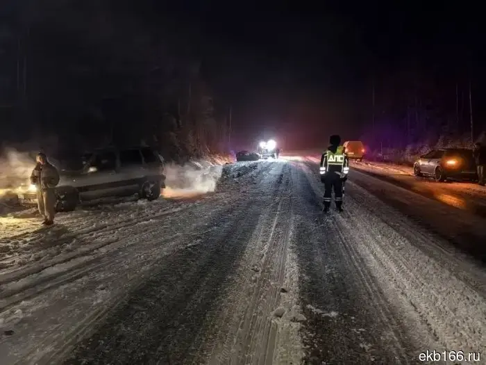В ужасной автокатастрофе на свердловской трассе погибли две женщины.