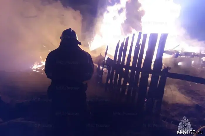 Two people died in a fire at a private bathhouse in Khimmash.