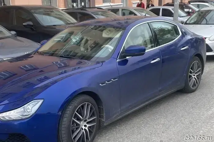 У жительницы Екатеринбурга изъяли дорогостоящий автомобиль из-за значительного долга.
