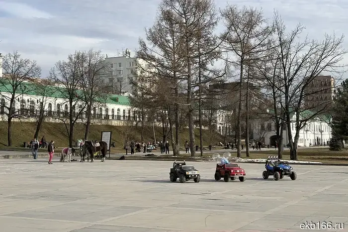 The vice-mayor of Yekaterinburg promised to take cars away from officials.