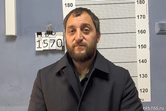 Scammer detained for “borrowing” money from residents of luxury residential complexes in Yekaterinburg for a “bribe” (VIDEO)