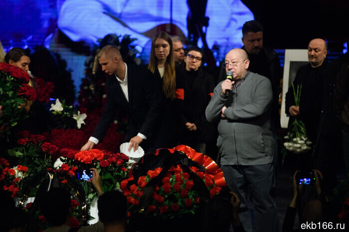 На прощании с Горенбургом был замечен экс-губернатор Евгений Куйвашев.