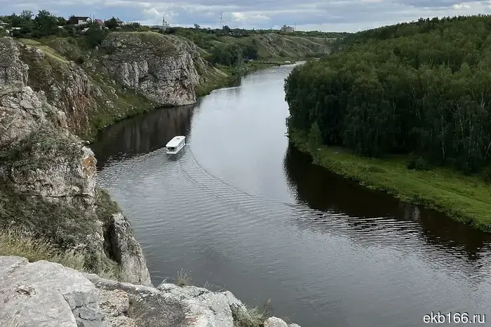 A teenager was swept away by the current while swimming in the Isset River.
