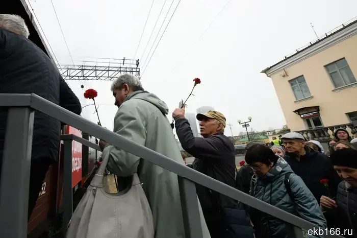 В Екатеринбург приехал ретропоезд «Эшелон Победы».