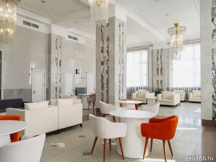 A waiting lounge with comfortable armchairs and a buffet has opened at the Yekaterinburg railway station.