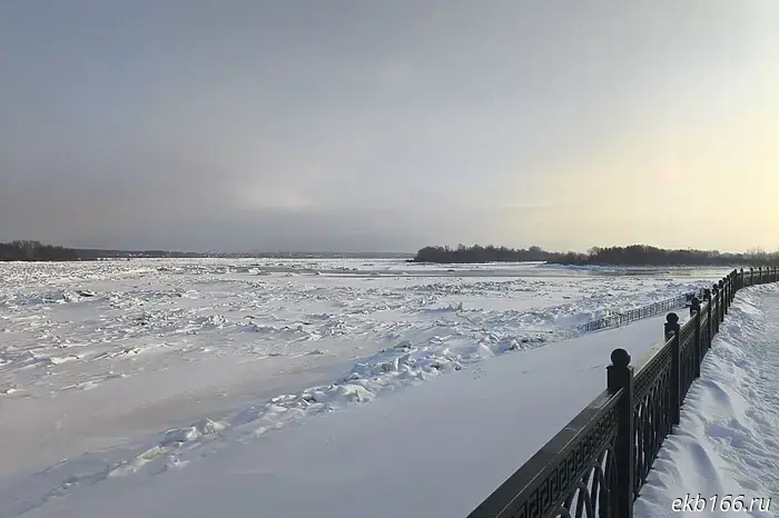 Спасённый из полыньи на Белоярском водохранилище скончался в больнице.