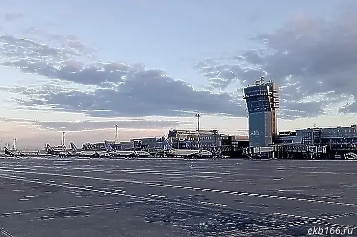 Рейс из Екатеринбурга в известный курорт отменили из-за возникших проблем с самолётами.