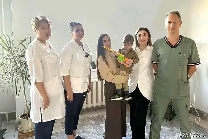 In Yekaterinburg, a 2-year-old toddler choked on soup and nearly died.