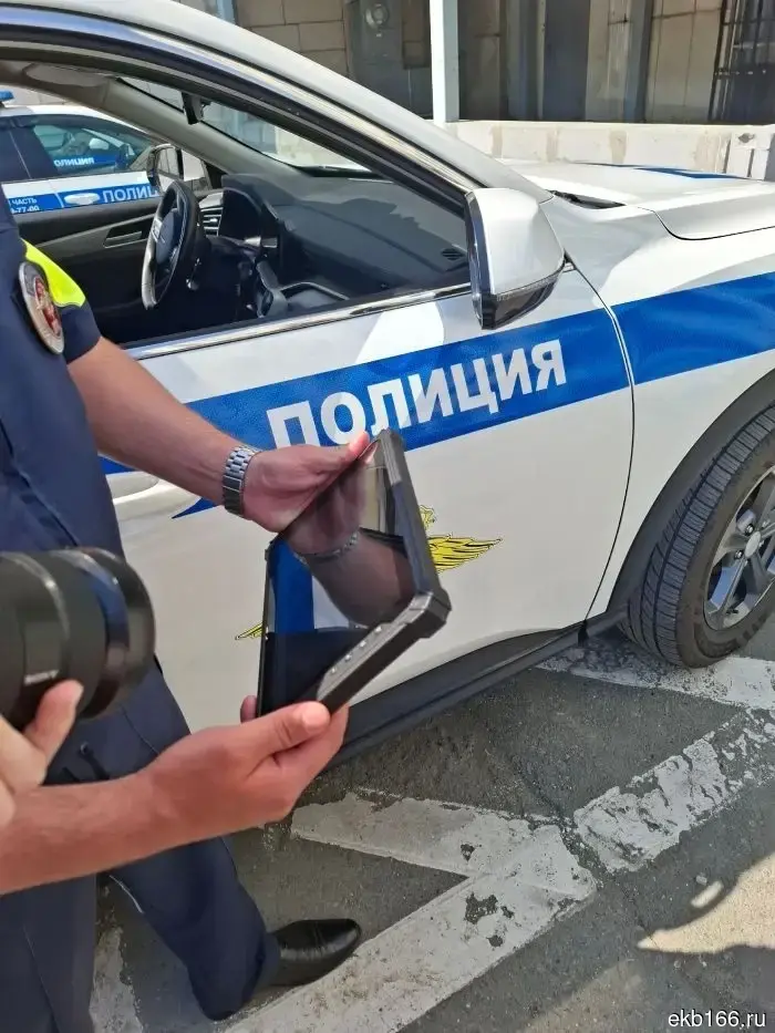 Свердловская Госавтоинспекция представила новый автоматизированный комплекс для фото- и видеофиксации «Азимут» — фото.