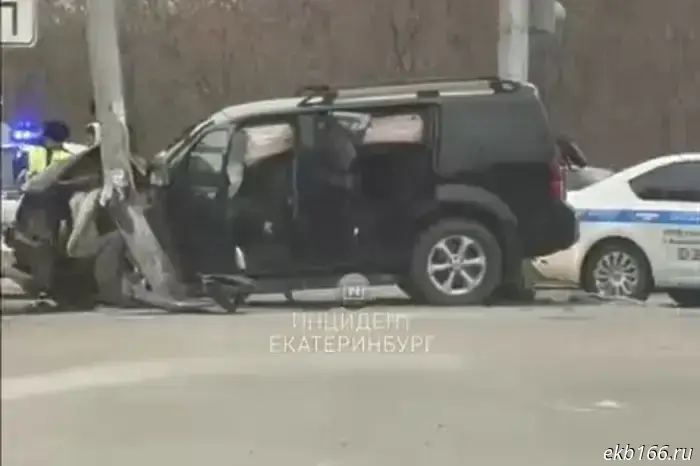 Главный каток Екатеринбурга откроется 12 декабря. В этом сезоне площадка будет обновлена: появятся новые декоративные элементы и улучшенная инфраструктура.